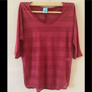 H.I.P. Happening in the present blouse size large in a red wine shade